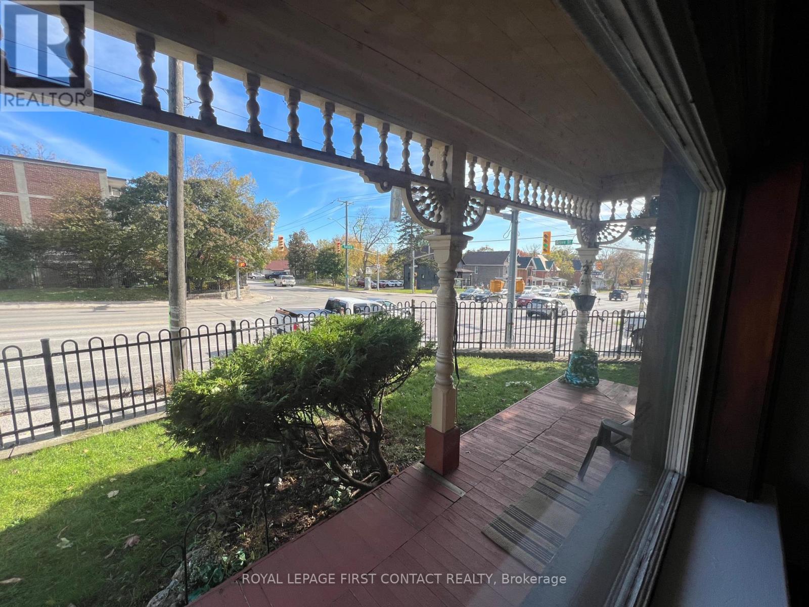












228 BAYFIELD STREET

,
Barrie,




Ontario
L4M3B7

