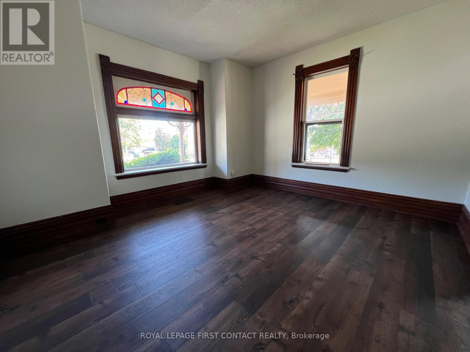 












228 BAYFIELD STREET

,
Barrie,




Ontario
L4M3B7


