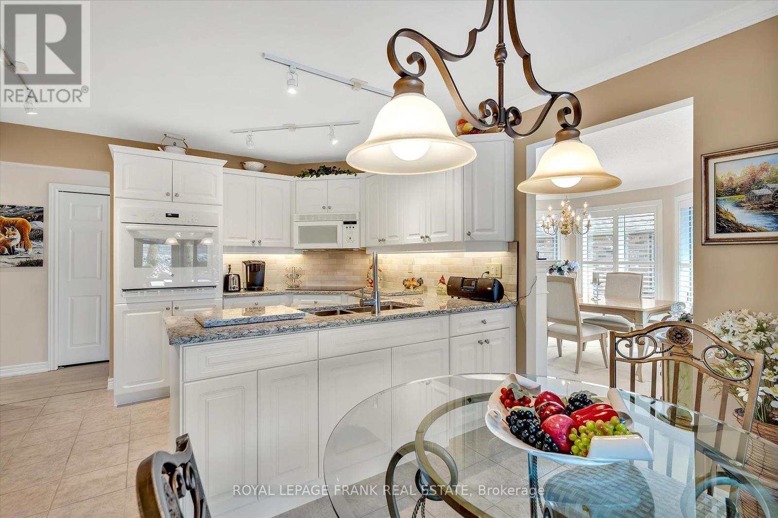 












42 HUNTINGWOOD CRESCENT

,
Kawartha Lakes (Bobcaygeon),




Ontario
K0M1A0


