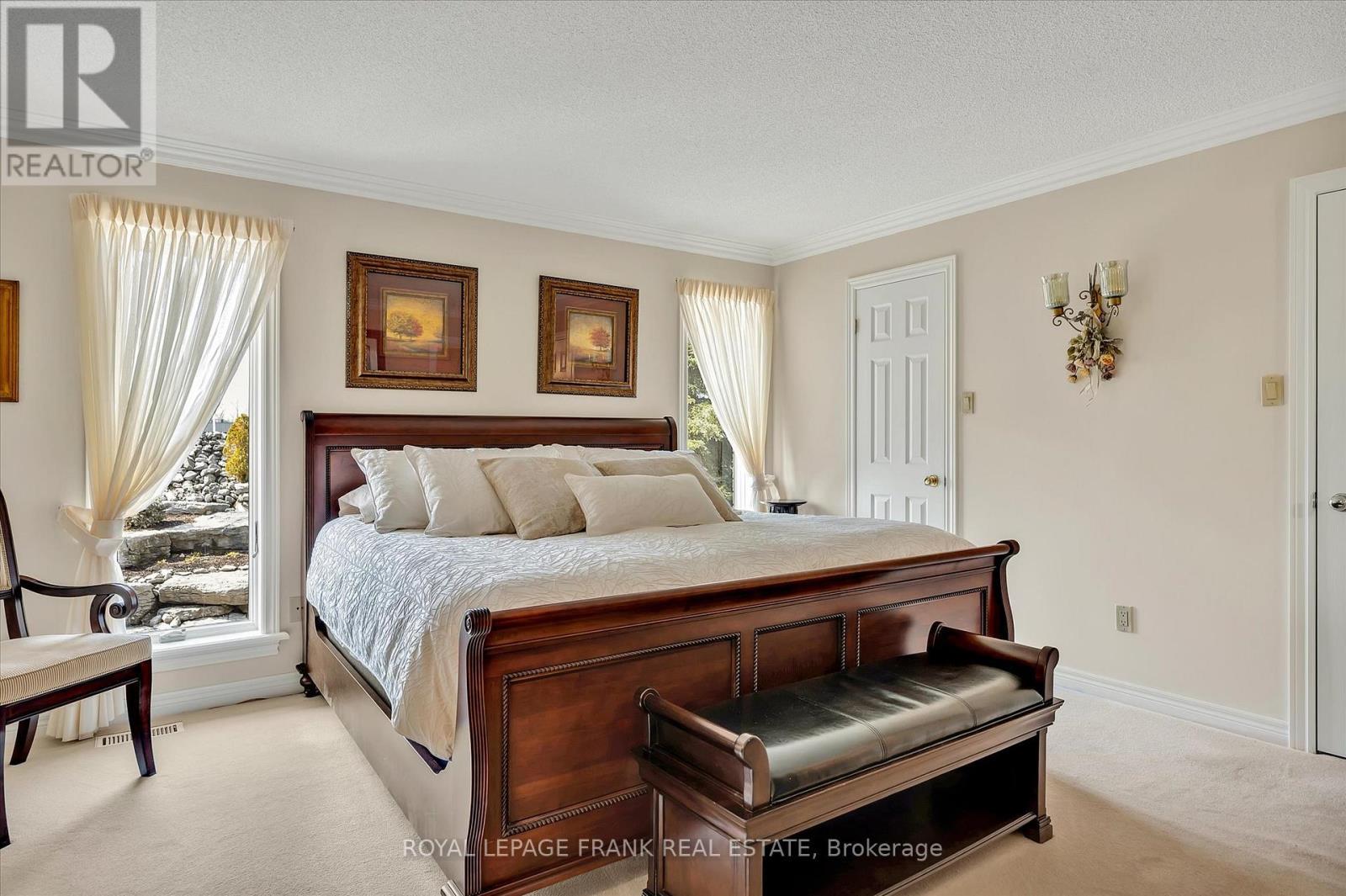 












42 HUNTINGWOOD CRESCENT

,
Kawartha Lakes (Bobcaygeon),




Ontario
K0M1A0

