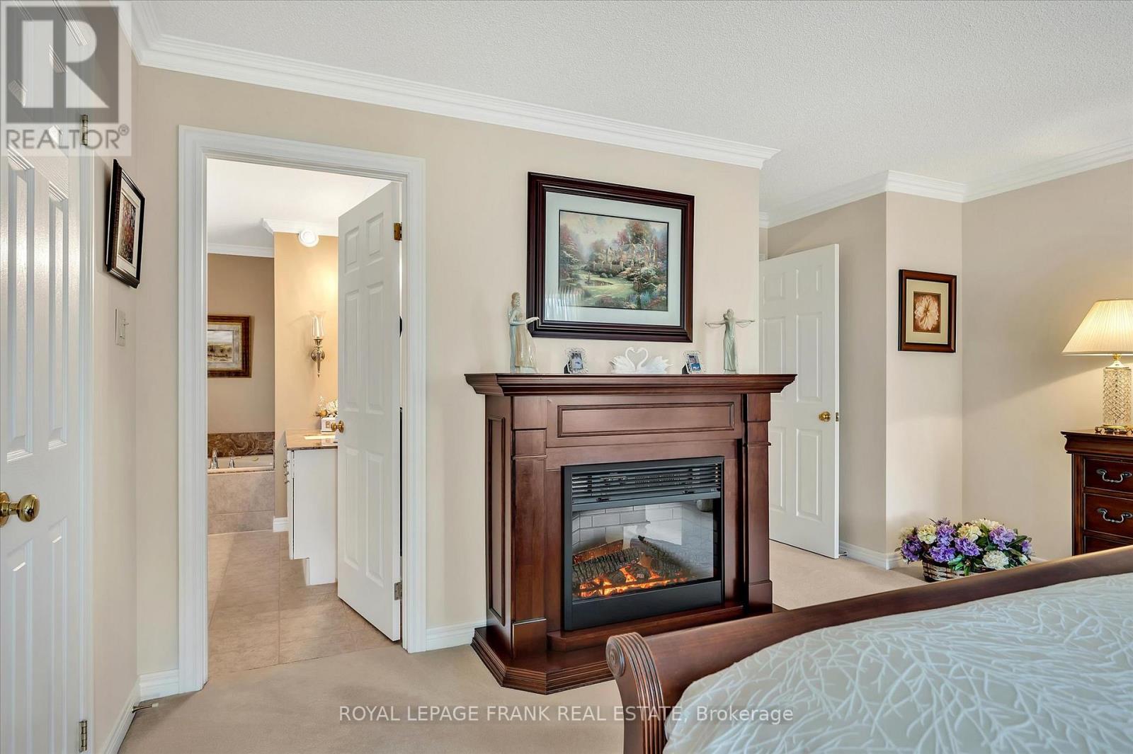 












42 HUNTINGWOOD CRESCENT

,
Kawartha Lakes (Bobcaygeon),




Ontario
K0M1A0

