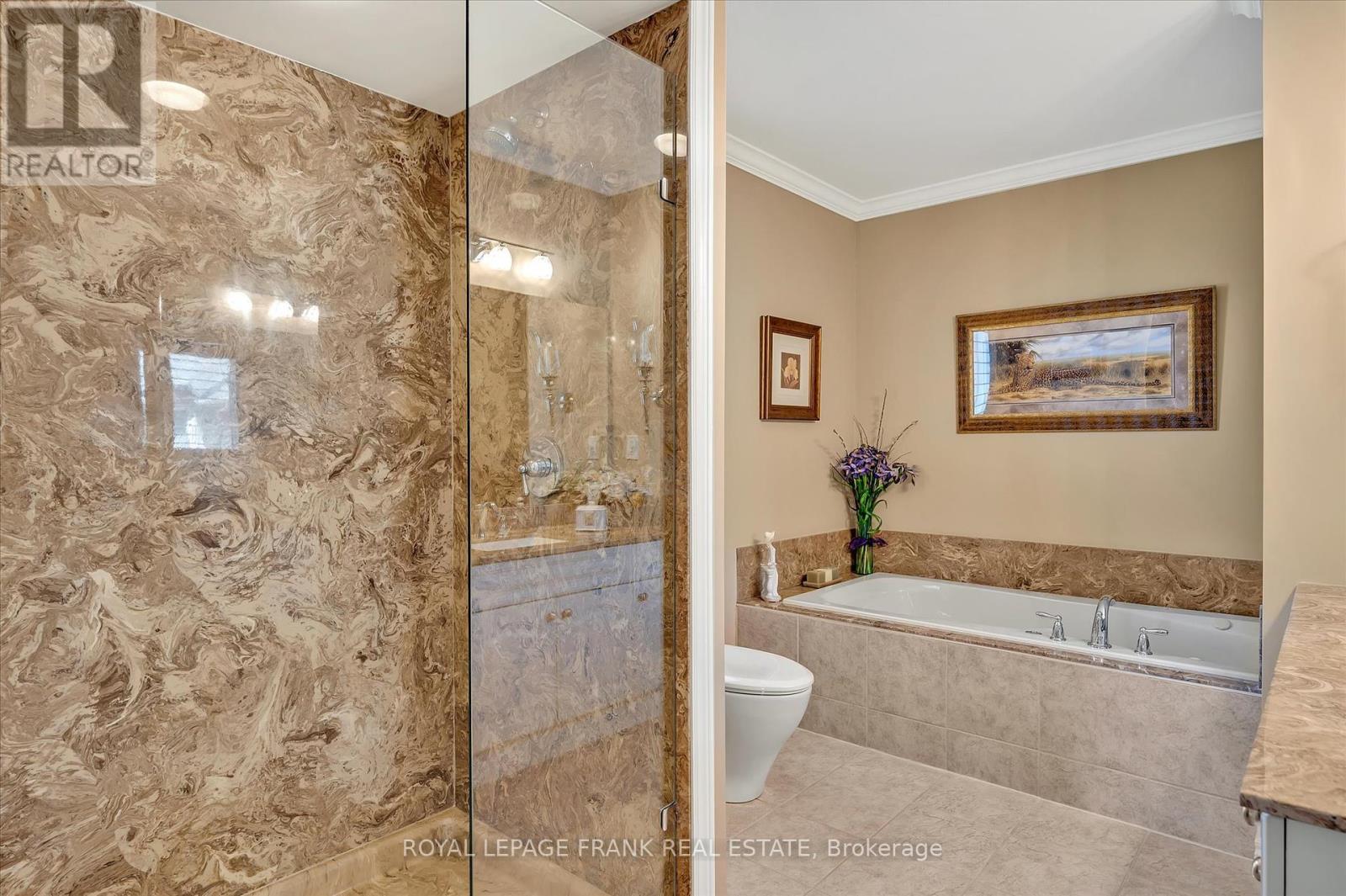 












42 HUNTINGWOOD CRESCENT

,
Kawartha Lakes (Bobcaygeon),




Ontario
K0M1A0

