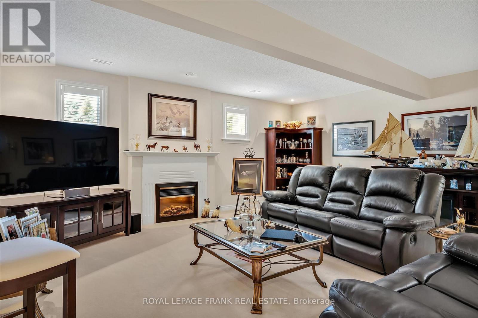 












42 HUNTINGWOOD CRESCENT

,
Kawartha Lakes (Bobcaygeon),




Ontario
K0M1A0

