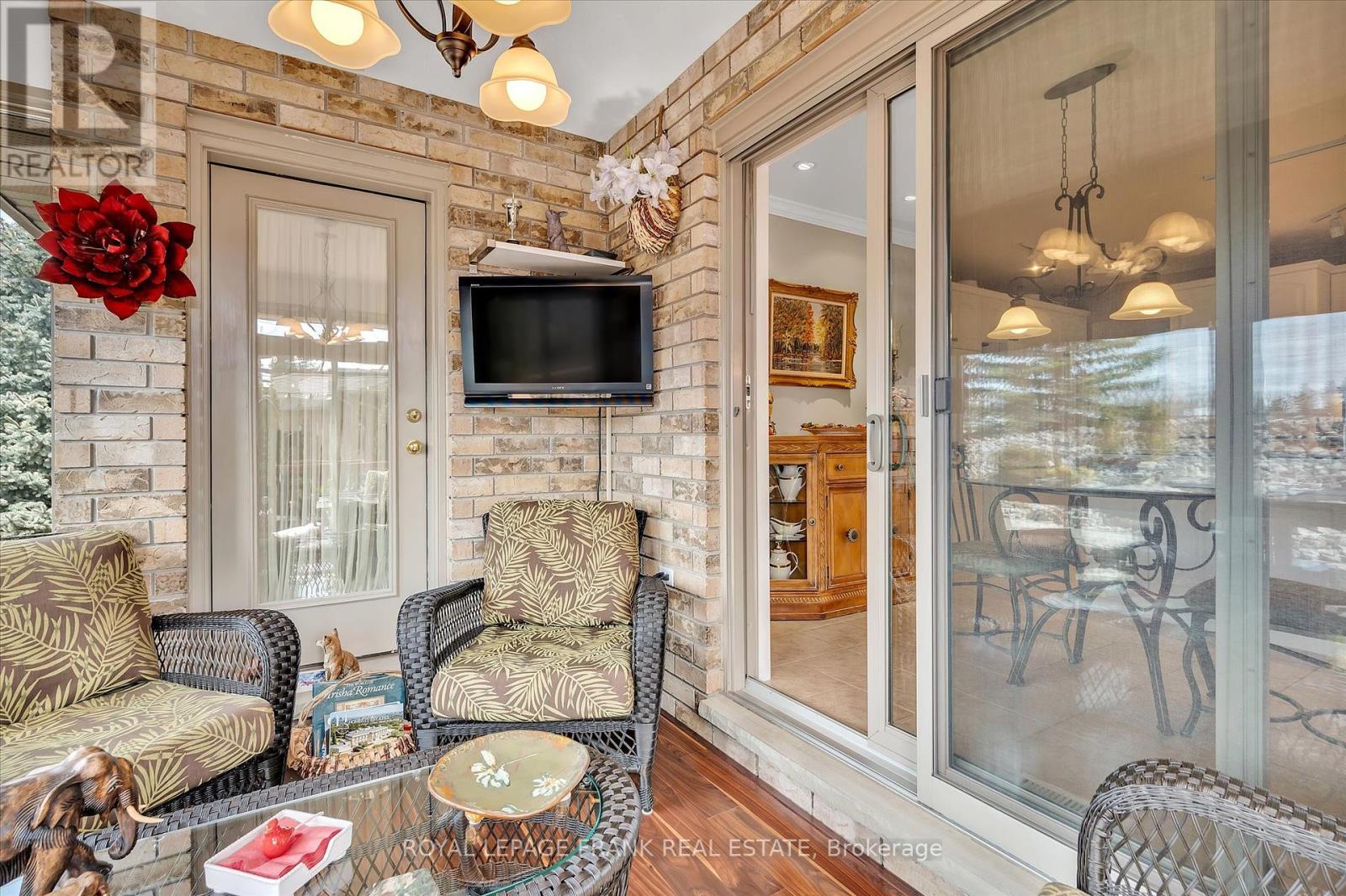 












42 HUNTINGWOOD CRESCENT

,
Kawartha Lakes (Bobcaygeon),




Ontario
K0M1A0

