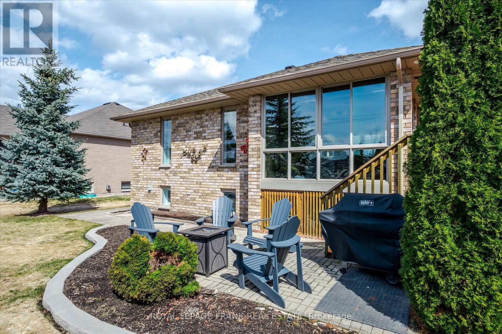 












42 HUNTINGWOOD CRESCENT

,
Kawartha Lakes (Bobcaygeon),




Ontario
K0M1A0

