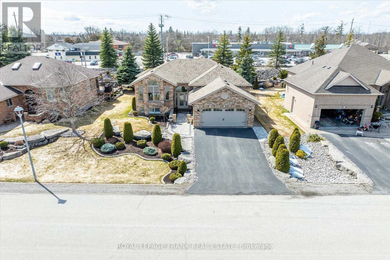 












42 HUNTINGWOOD CRESCENT

,
Kawartha Lakes (Bobcaygeon),




Ontario
K0M1A0

