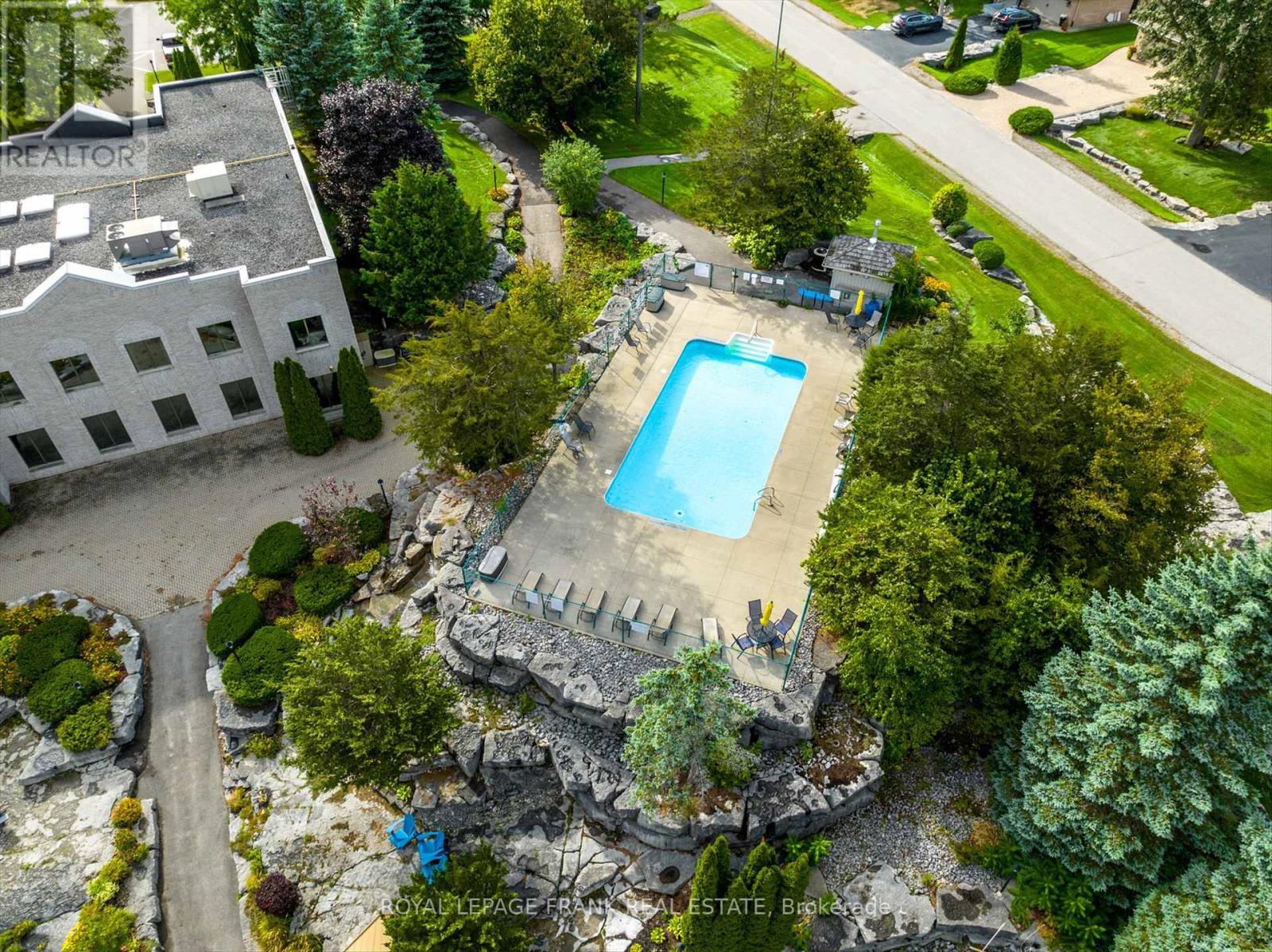 












42 HUNTINGWOOD CRESCENT

,
Kawartha Lakes (Bobcaygeon),




Ontario
K0M1A0

