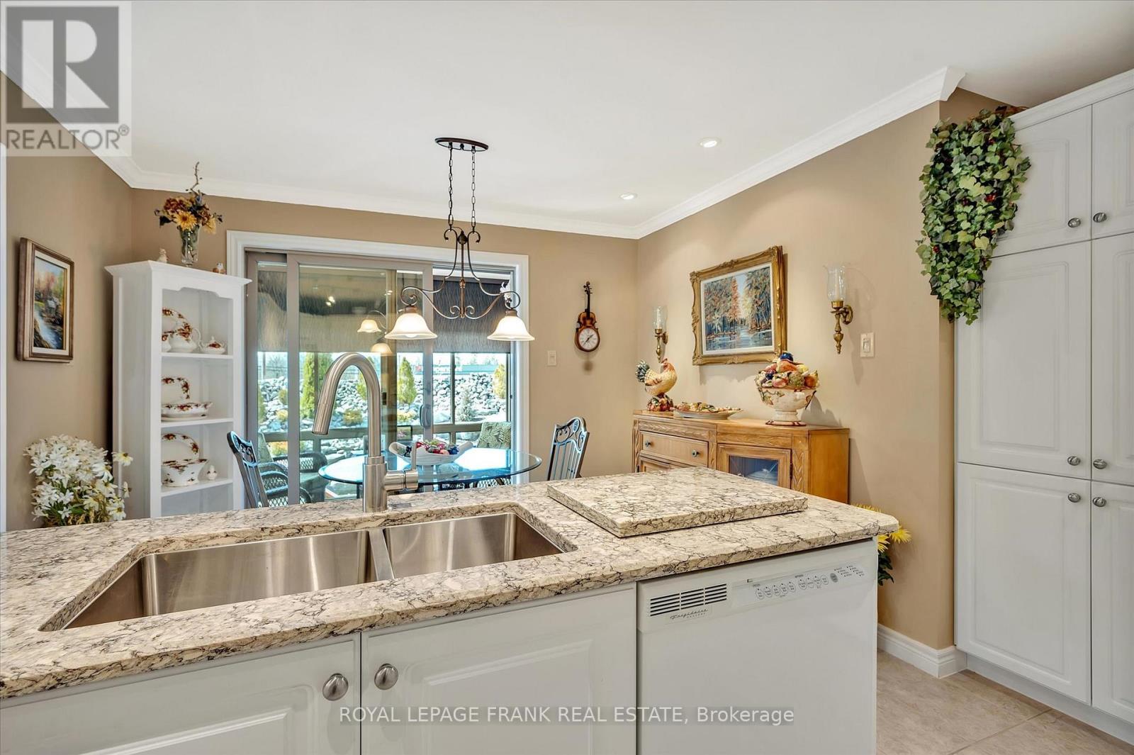 












42 HUNTINGWOOD CRESCENT

,
Kawartha Lakes (Bobcaygeon),




Ontario
K0M1A0

