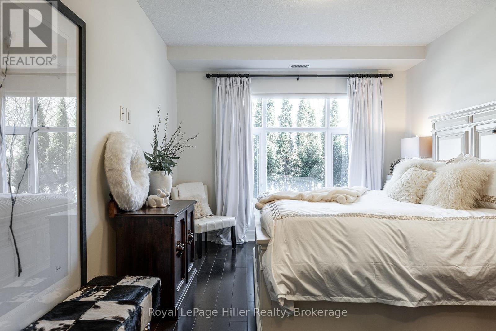 












111 - 255 JOHN STREET

,
Stratford,




Ontario
N5A0G7

