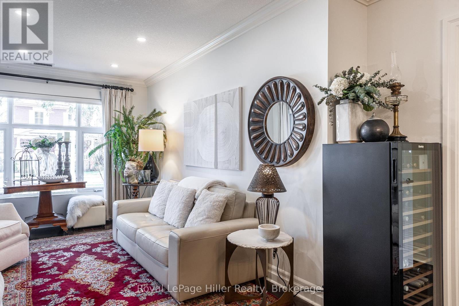 












111 - 255 JOHN STREET

,
Stratford,




Ontario
N5A0G7

