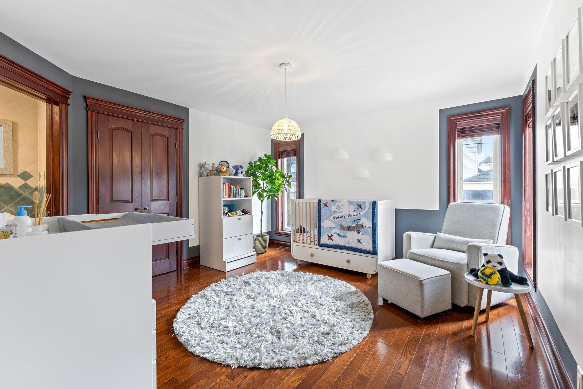 









240


Rue Principale

,
Laval (Sainte-Dorothée),




QC
H7X3V1

