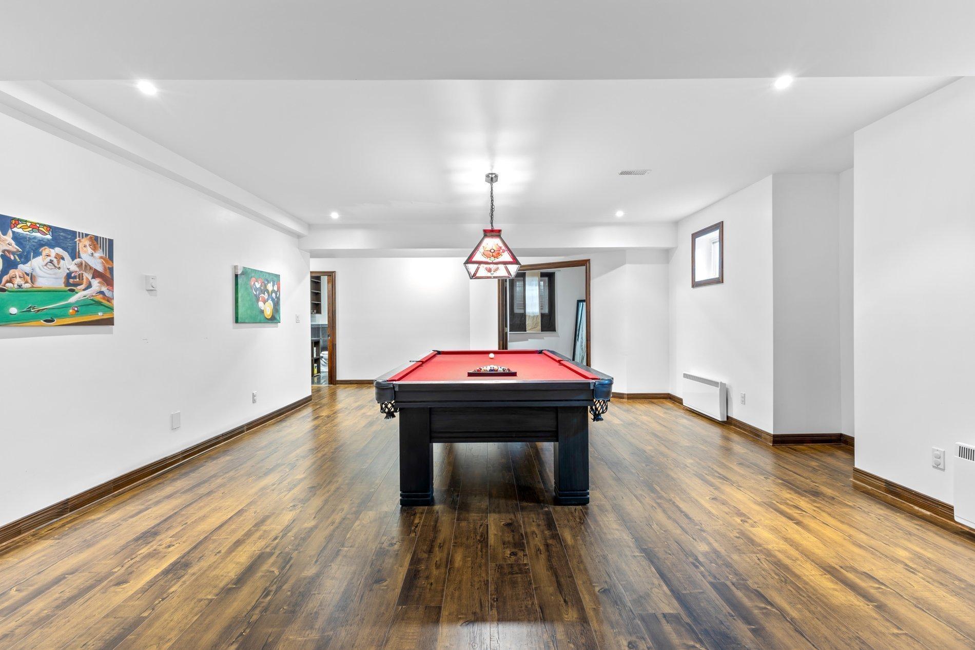 









240


Rue Principale

,
Laval (Sainte-Dorothée),




QC
H7X3V1


