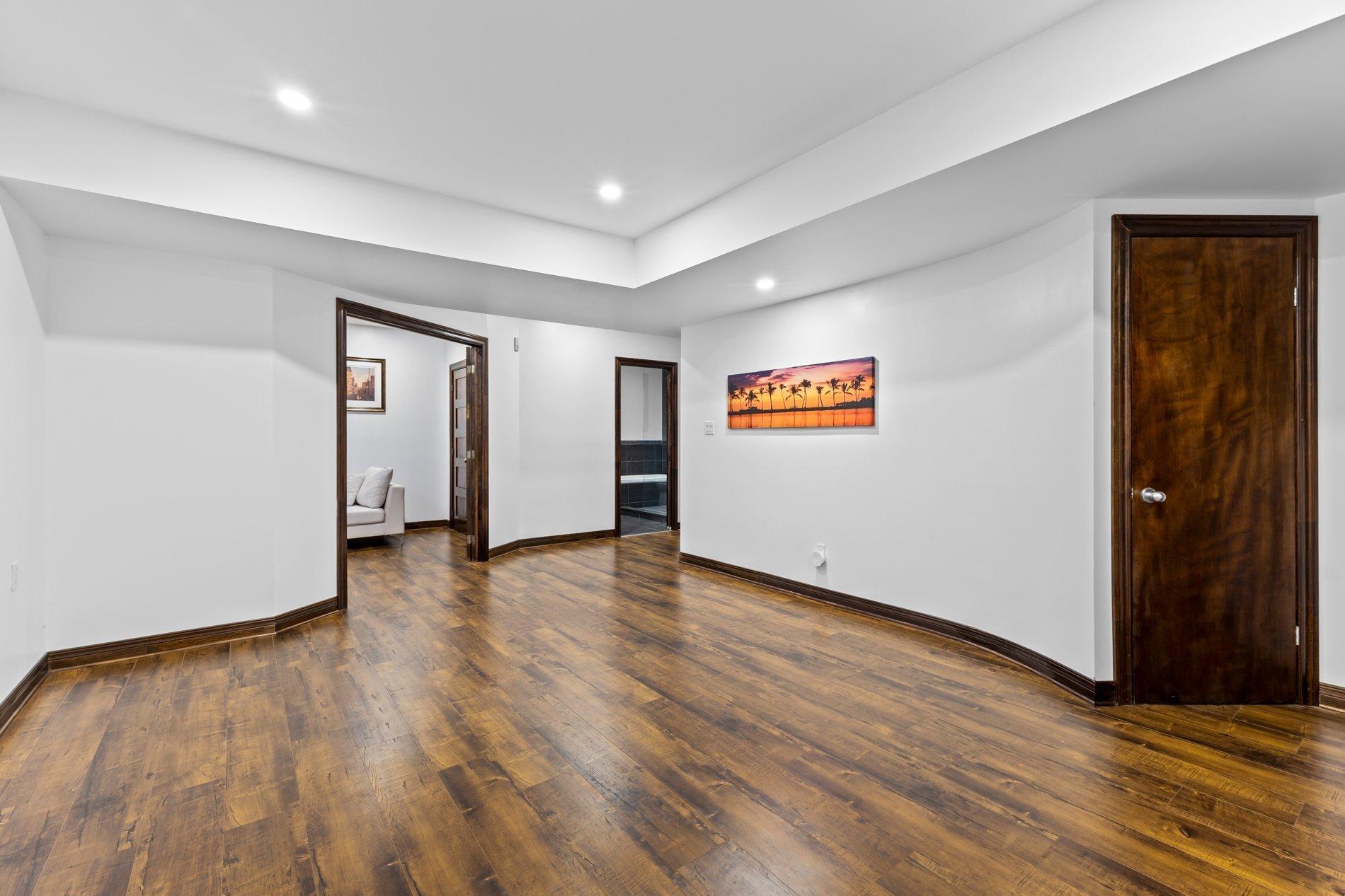 









240


Rue Principale

,
Laval (Sainte-Dorothée),




QC
H7X3V1

