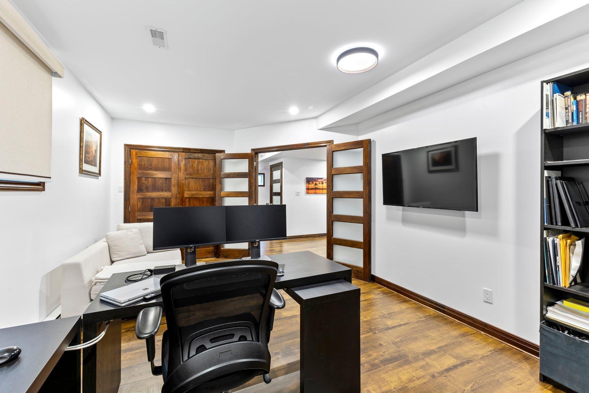 









240


Rue Principale

,
Laval (Sainte-Dorothée),




QC
H7X3V1

