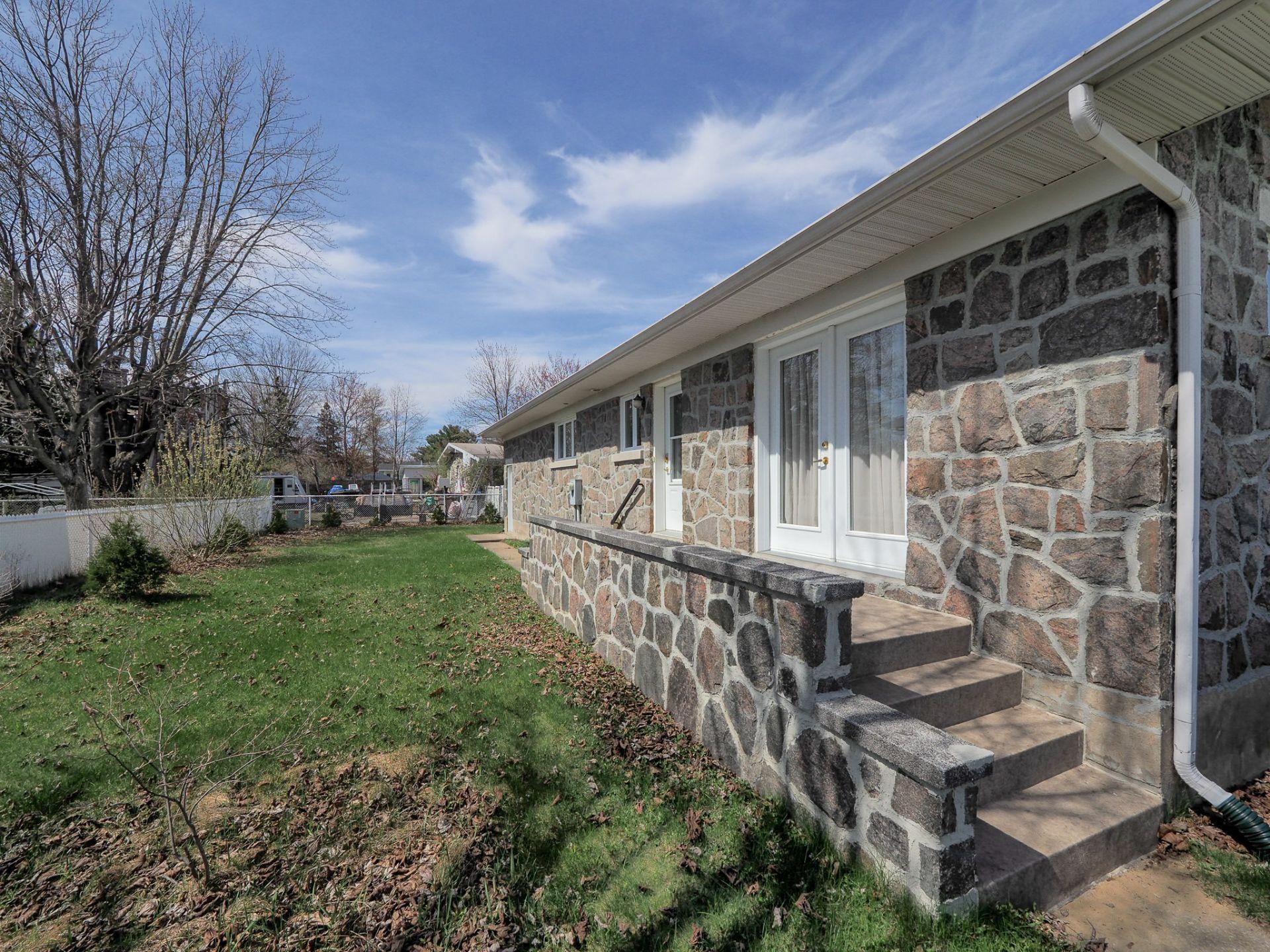









3825


Rue de Châteaufort

,
Trois-Rivières,




QC
G8Y2A8

