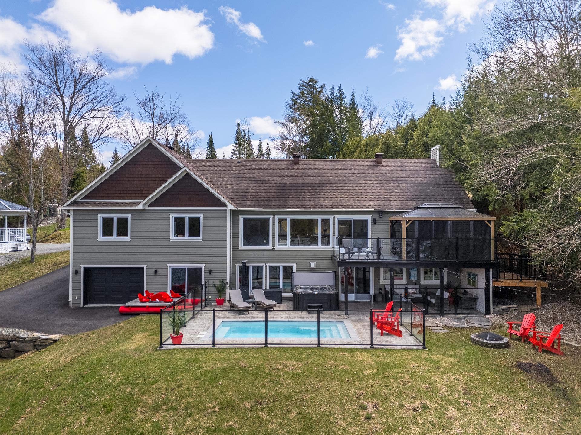 









4455


Rue Gatineau

,
Sherbrooke (Brompton/Rock Forest/Saint-Élie/Deauville),




QC
J1N3B4

