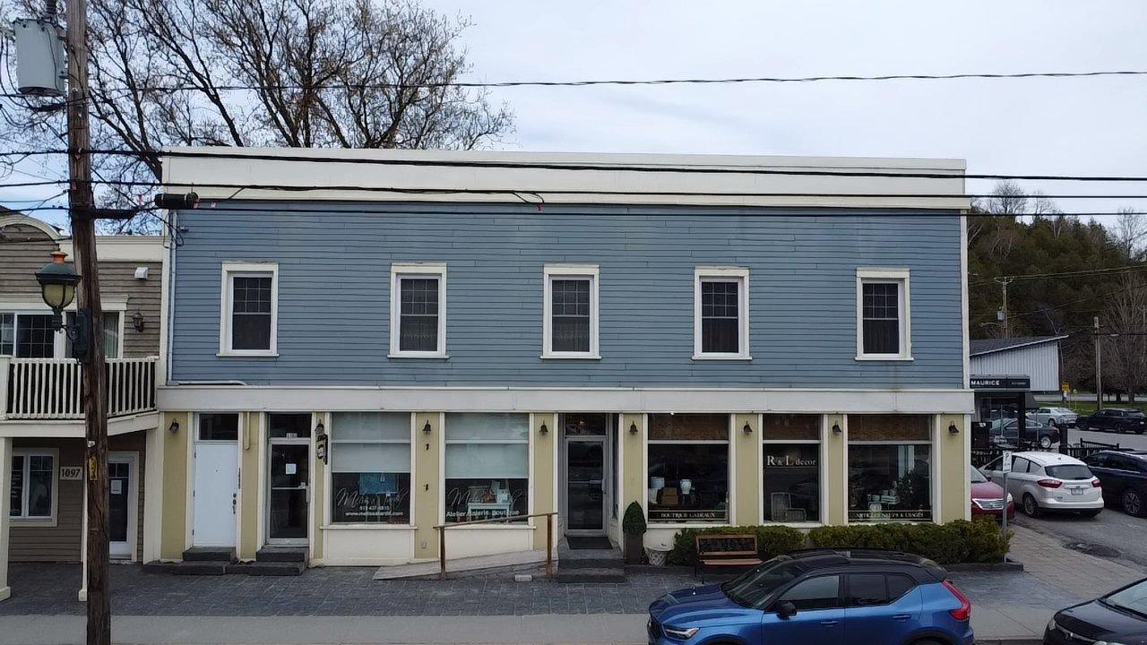 









1099

 - 1105


Rue Main

,
Ayer's Cliff,




QC
J0B1C0

