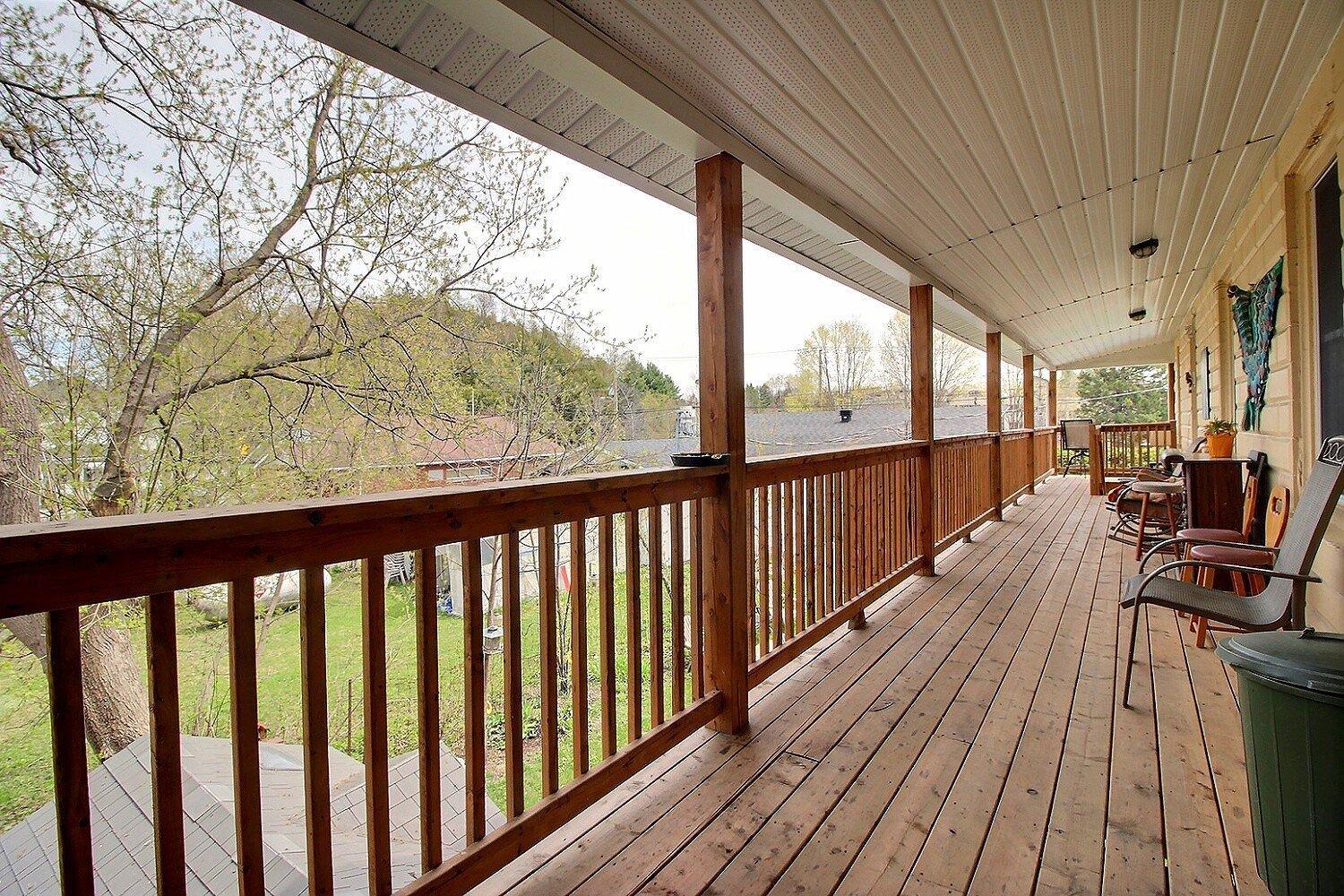 









1099

 - 1105


Rue Main

,
Ayer's Cliff,




QC
J0B1C0

