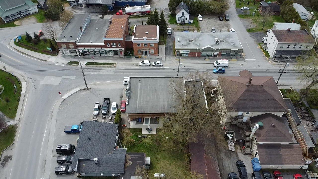









1099

 - 1105


Rue Main

,
Ayer's Cliff,




QC
J0B1C0


