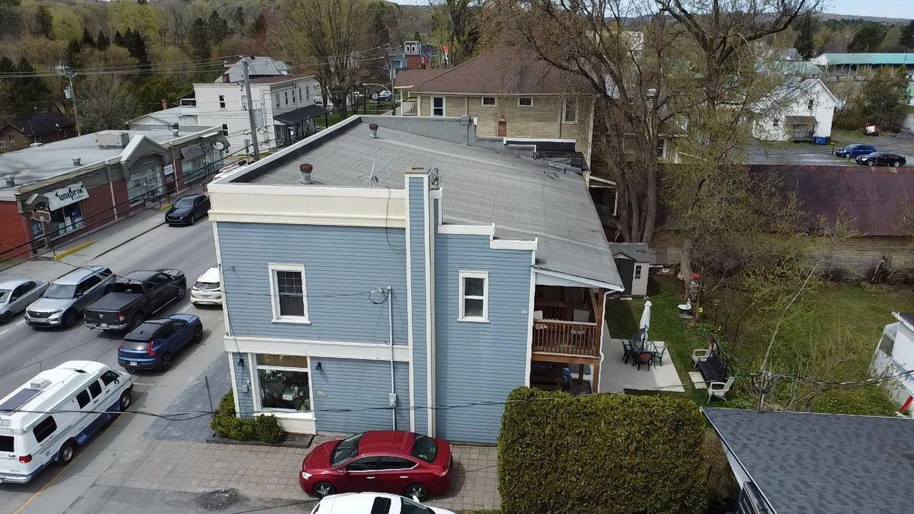 









1099

 - 1105


Rue Main

,
Ayer's Cliff,




QC
J0B1C0

