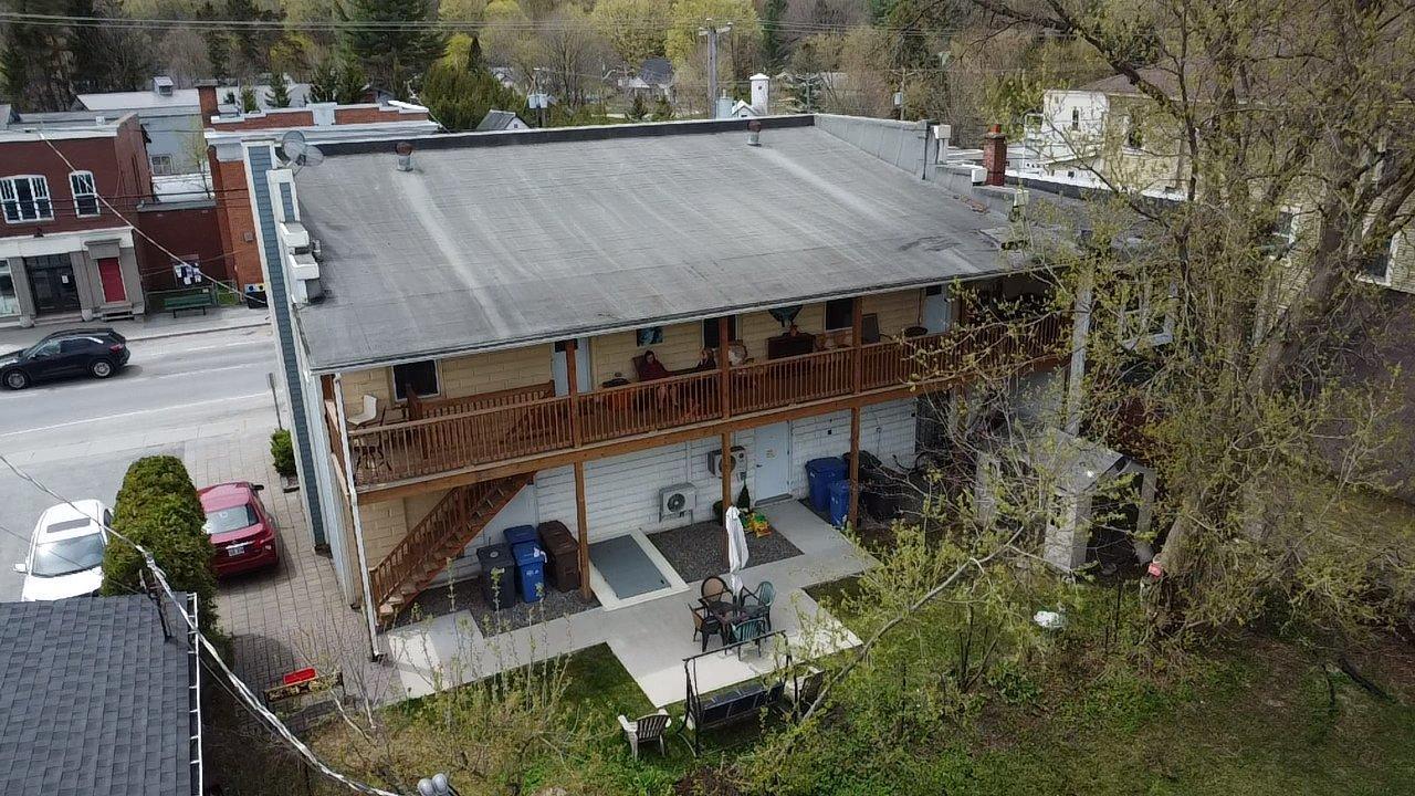 









1099

 - 1105


Rue Main

,
Ayer's Cliff,




QC
J0B1C0


