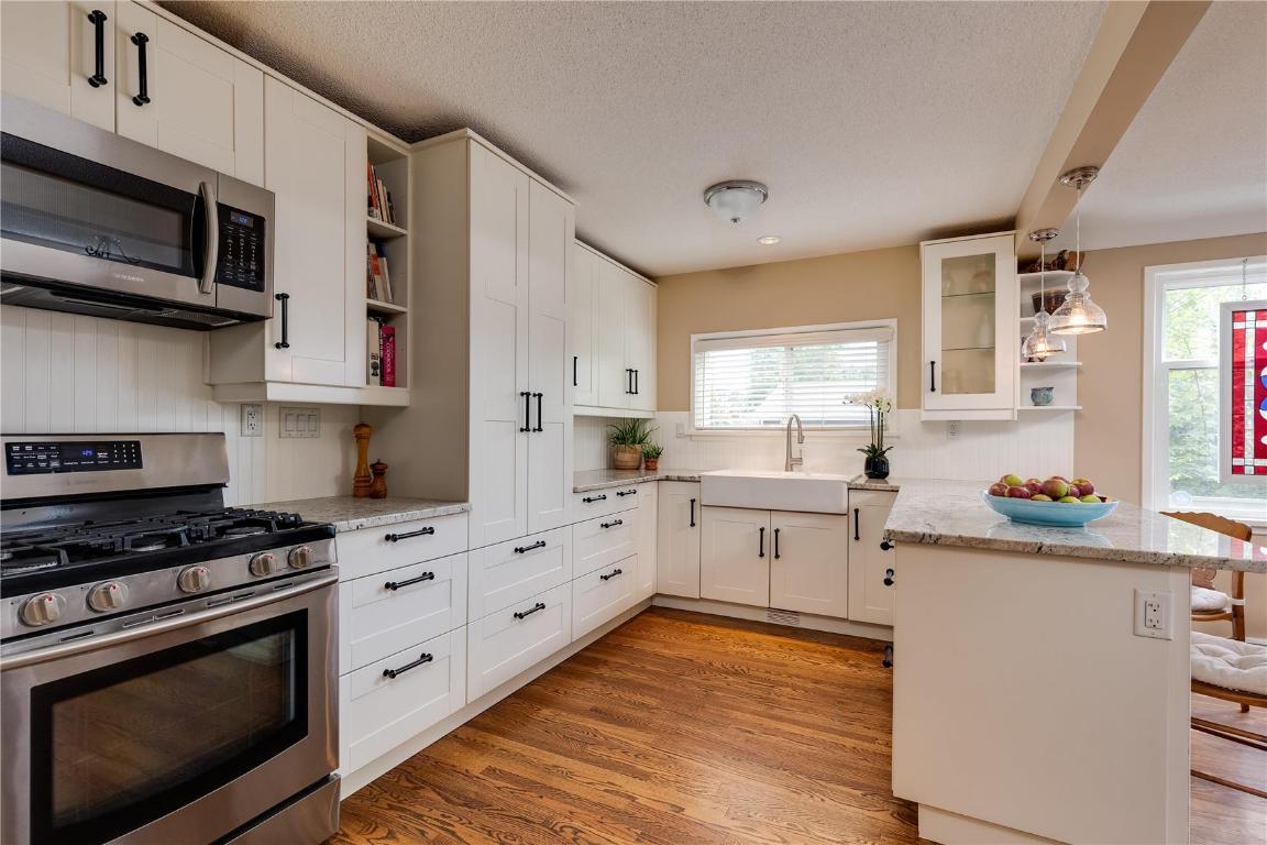









1927


Knox

Crescent,
Kelowna,




BC
V1Y 1K9


