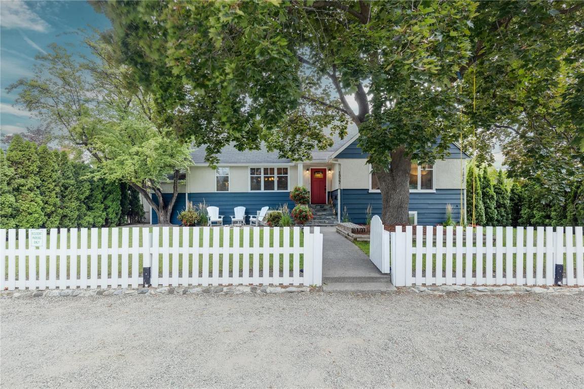









1927


Knox

Crescent,
Kelowna,




BC
V1Y 1K9

