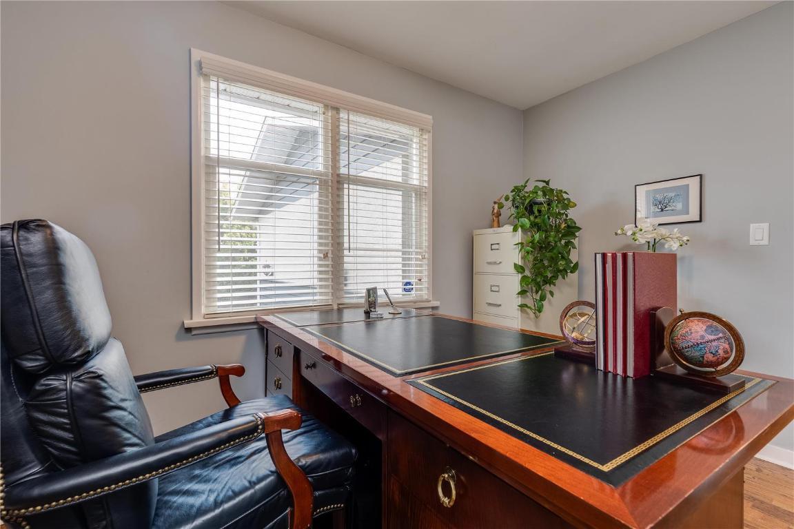 









1927


Knox

Crescent,
Kelowna,




BC
V1Y 1K9

