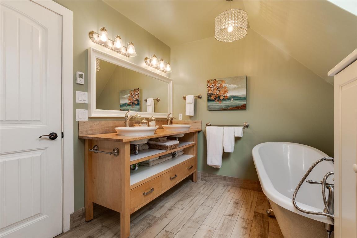 









1927


Knox

Crescent,
Kelowna,




BC
V1Y 1K9

