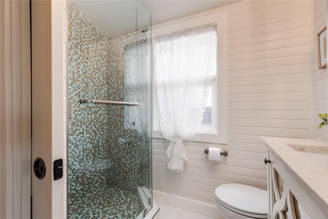 









1927


Knox

Crescent,
Kelowna,




BC
V1Y 1K9

