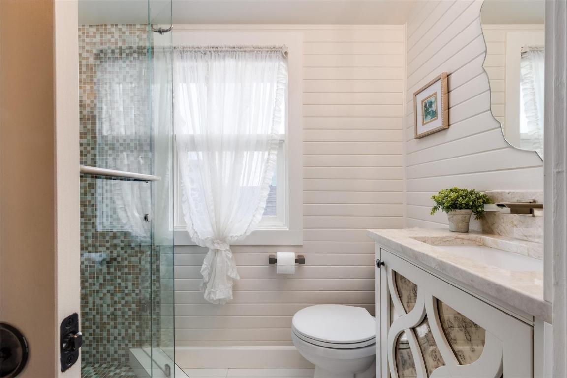 









1927


Knox

Crescent,
Kelowna,




BC
V1Y 1K9

