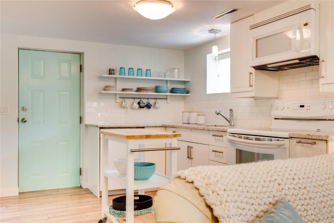 









1927


Knox

Crescent,
Kelowna,




BC
V1Y 1K9

