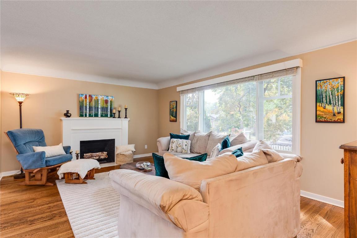 









1927


Knox

Crescent,
Kelowna,




BC
V1Y 1K9

