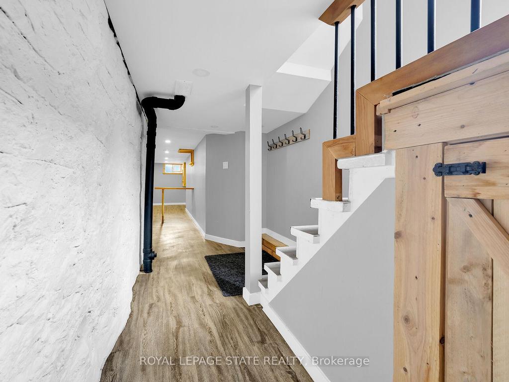 









129


Dundurn

Street North,
Hamilton,




ON
L8R 3E7

