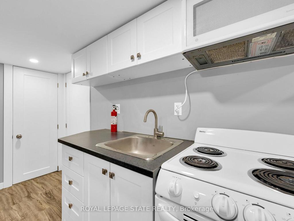 









129


Dundurn

Street North,
Hamilton,




ON
L8R 3E7

