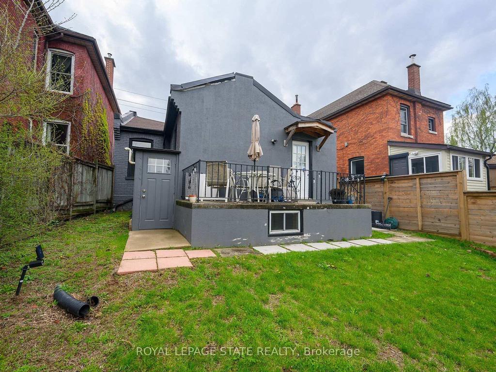 









129


Dundurn

Street North,
Hamilton,




ON
L8R 3E7

