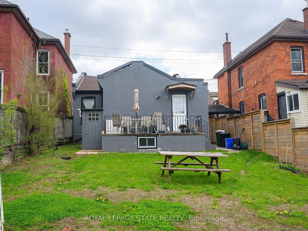 









129


Dundurn

Street North,
Hamilton,




ON
L8R 3E7

