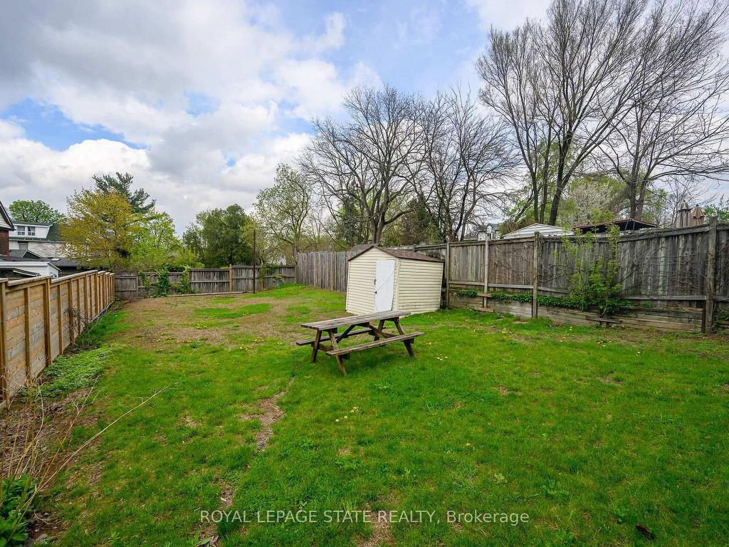 









129


Dundurn

Street North,
Hamilton,




ON
L8R 3E7

