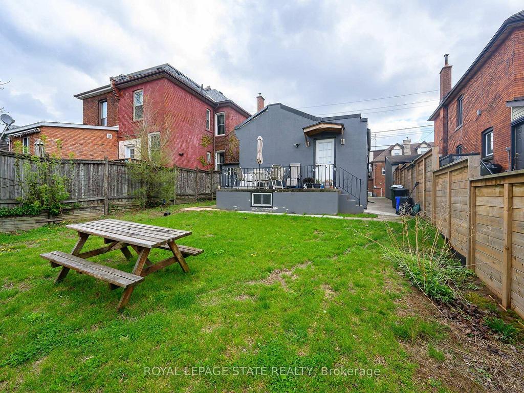 









129


Dundurn

Street North,
Hamilton,




ON
L8R 3E7

