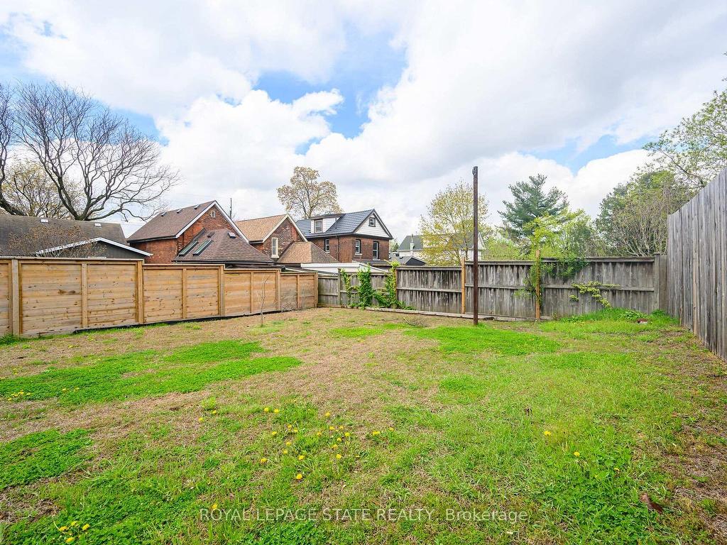









129


Dundurn

Street North,
Hamilton,




ON
L8R 3E7

