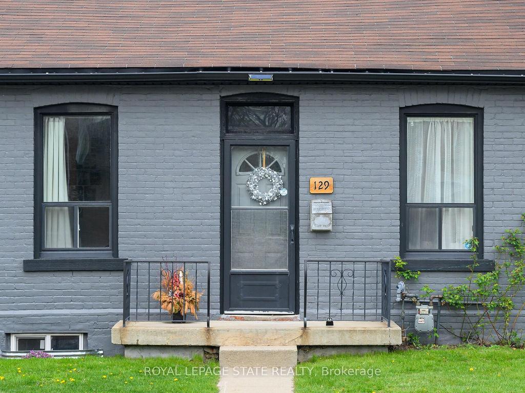 









129


Dundurn

Street North,
Hamilton,




ON
L8R 3E7

