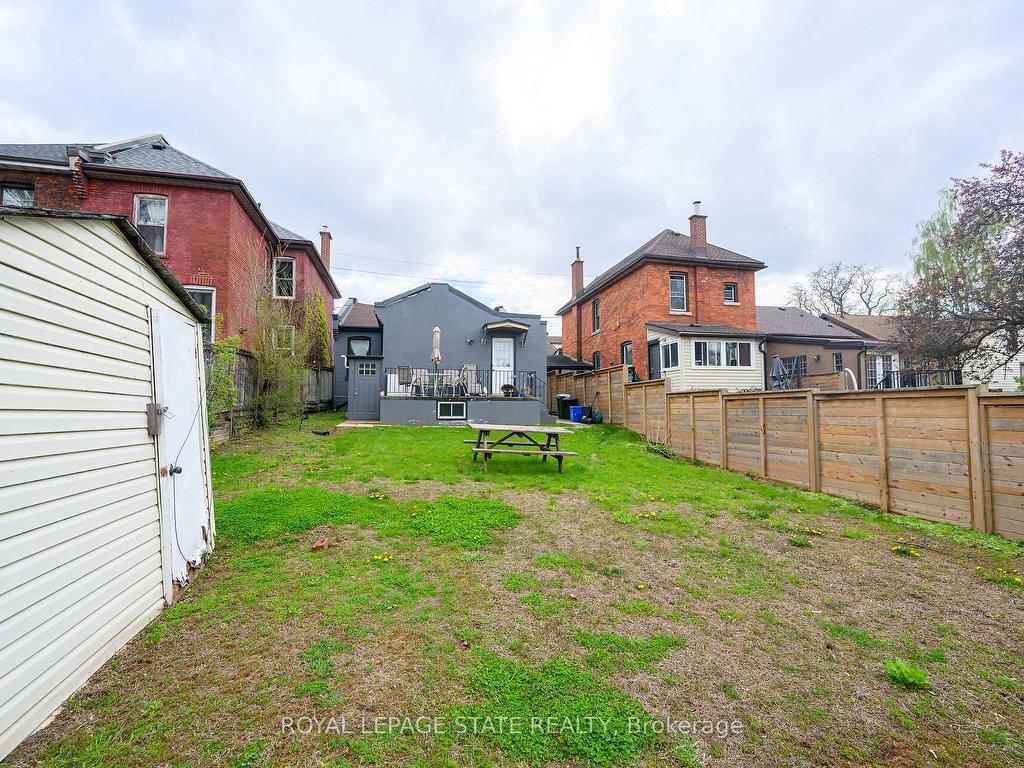 









129


Dundurn

Street North,
Hamilton,




ON
L8R 3E7


