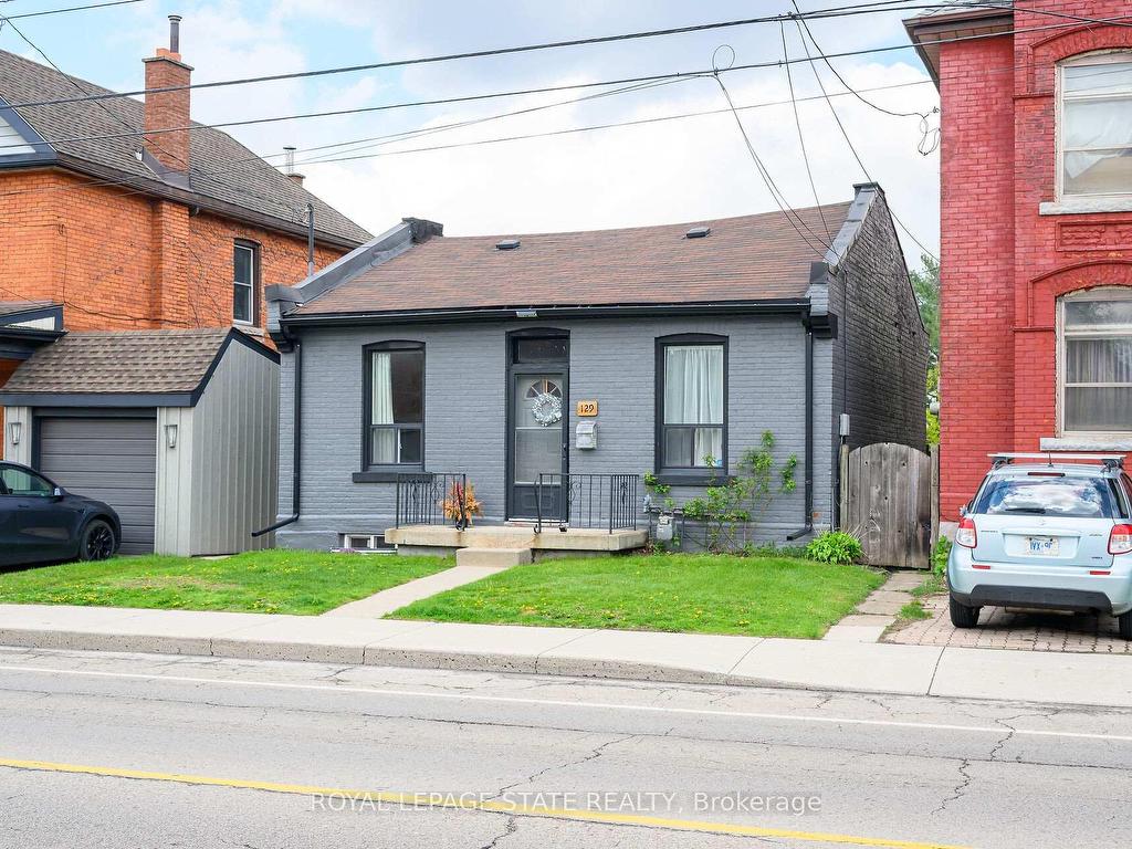 









129


Dundurn

Street North,
Hamilton,




ON
L8R 3E7

