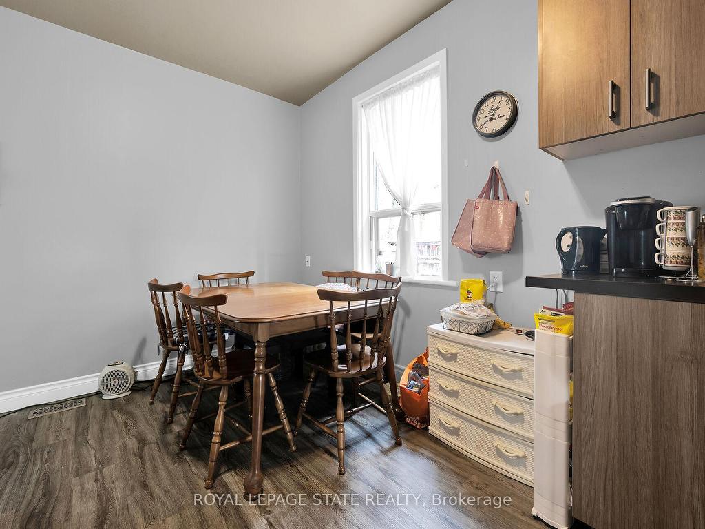 









129


Dundurn

Street North,
Hamilton,




ON
L8R 3E7

