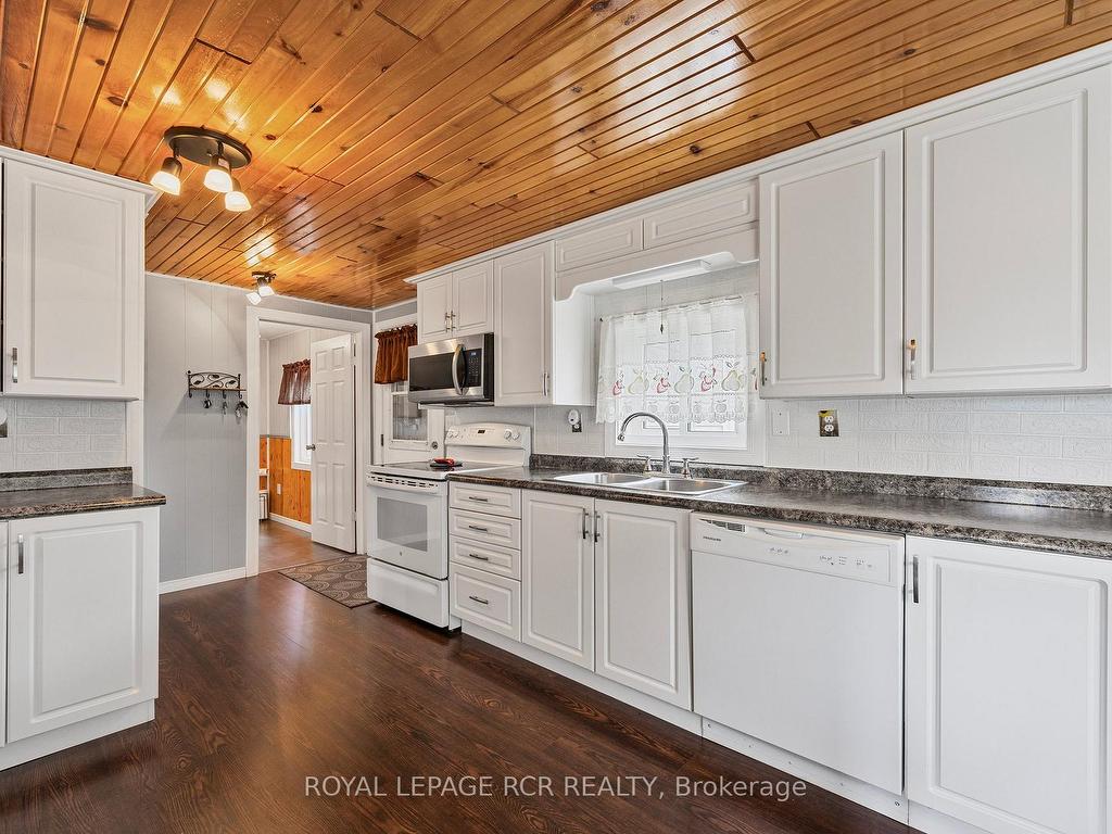 









15


Balantrae

Drive,
Oro-Medonte,




ON
L3V 0P9


