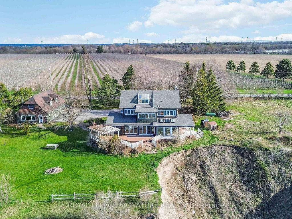 









3741


Lakeshore

Road East,
Clarington,




ON
L1B 1L9

