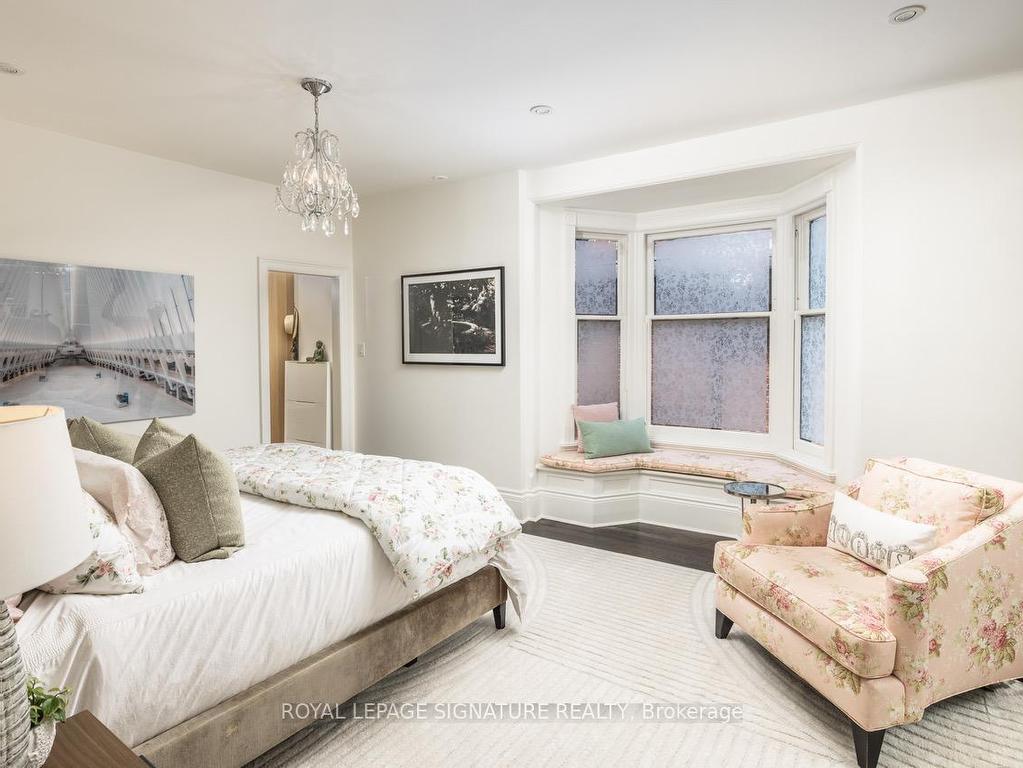









96


South

Drive,
Toronto,




ON
M4V 1N5

