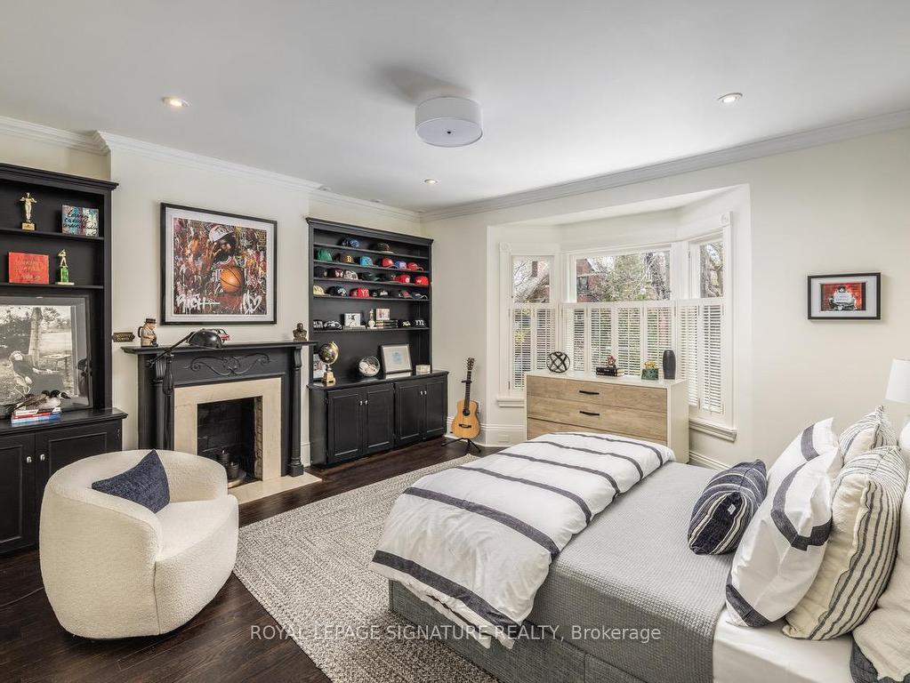 









96


South

Drive,
Toronto,




ON
M4V 1N5

