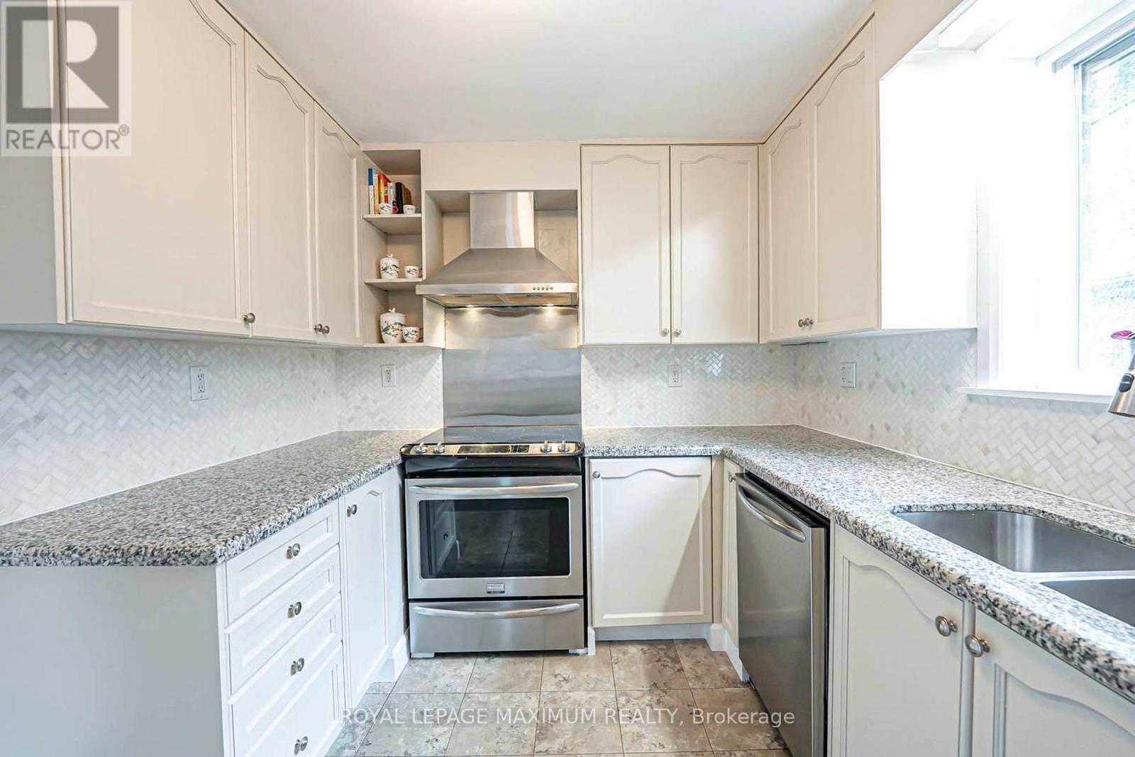 












2113 KEELE STREET

,
Toronto,




Ontario
M6M3Z3

