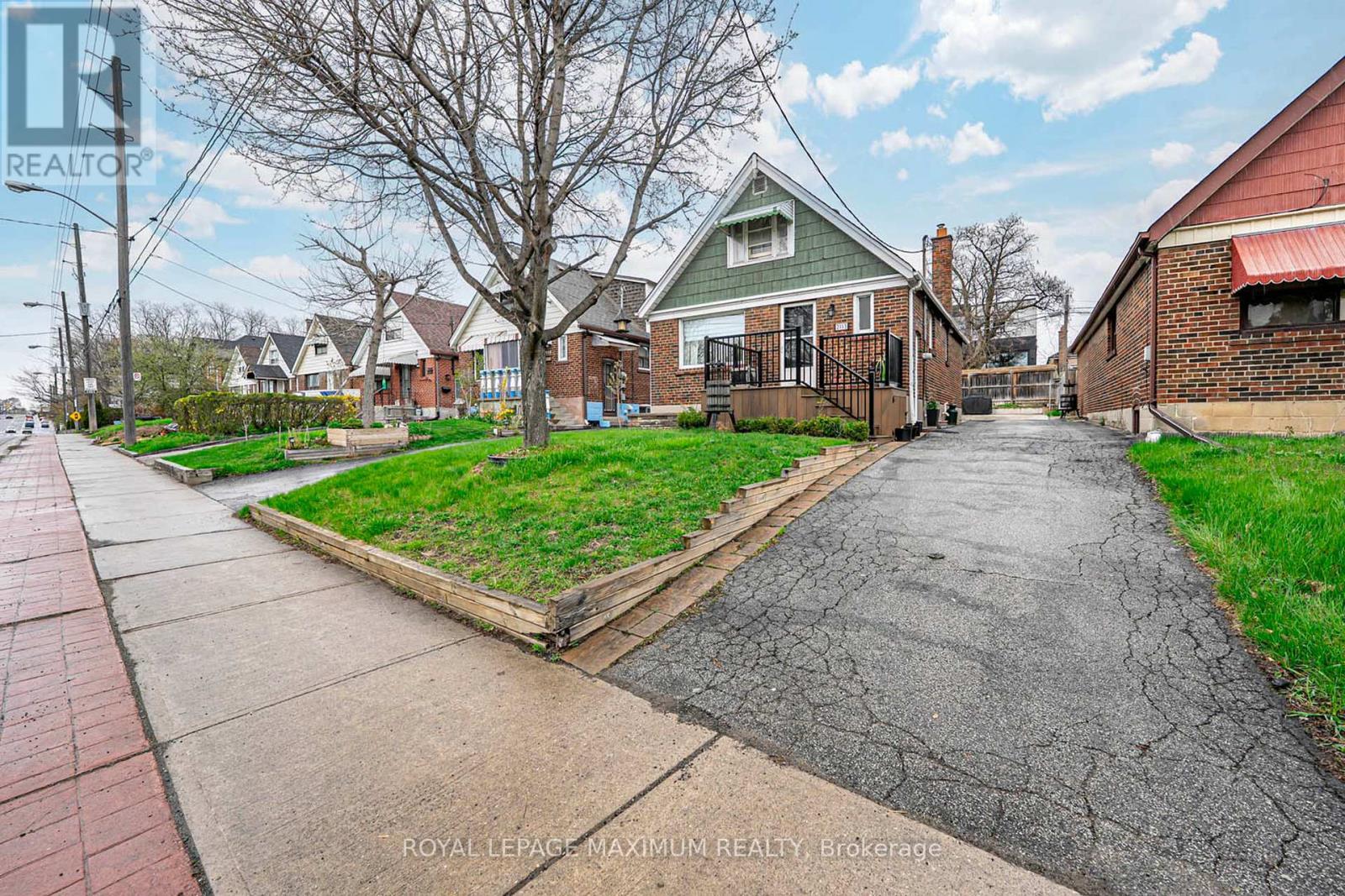 












2113 KEELE STREET

,
Toronto,




Ontario
M6M3Z3


